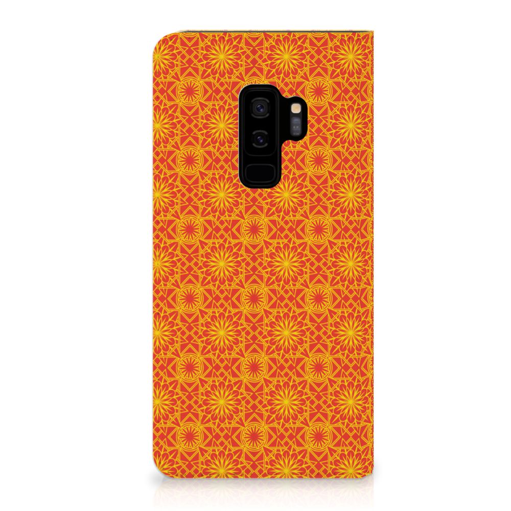 Samsung Galaxy S9 Plus Hoesje met Magneet Batik Oranje