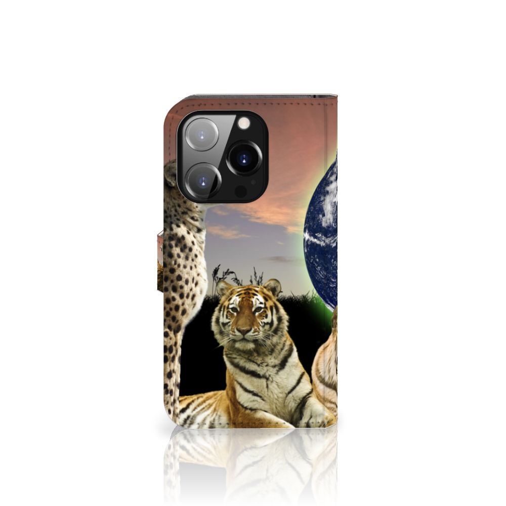 iPhone 14 Pro Telefoonhoesje met Pasjes Roofdieren met tijgers en wereldbol design 🌍.