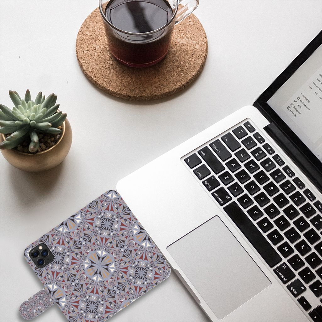Apple iPhone 11 Pro Bookcase Flower Tiles