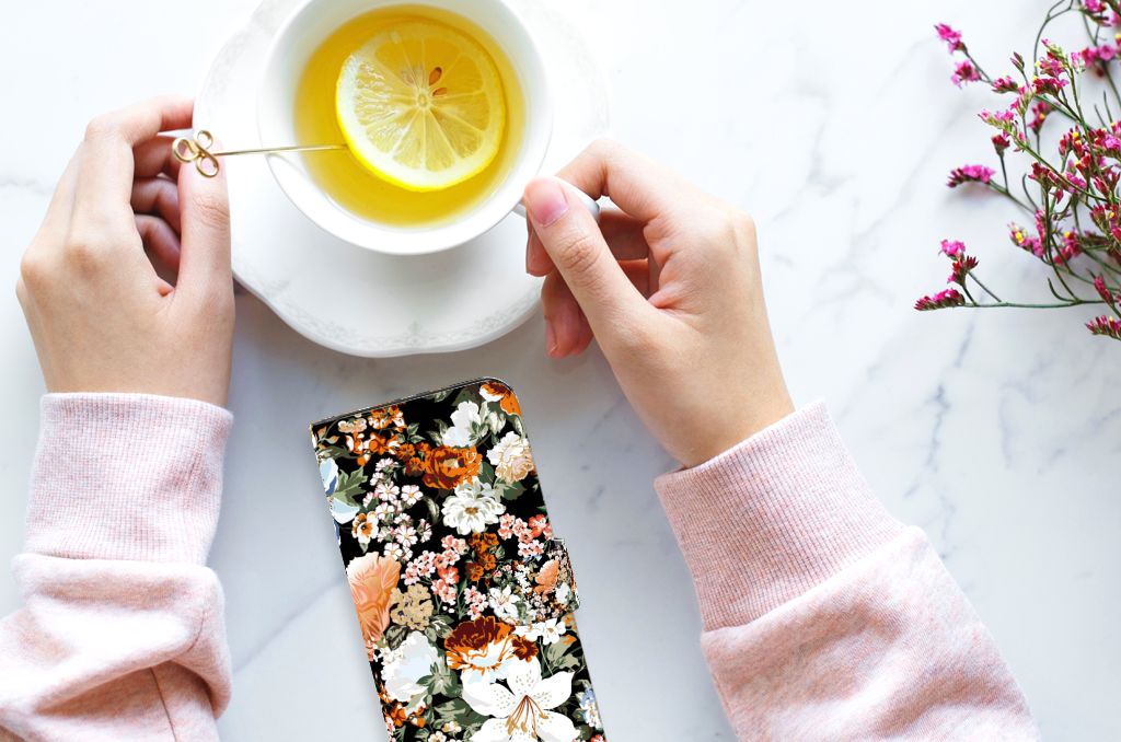 Hoesje voor Motorola Moto E13 4G Dark Flowers