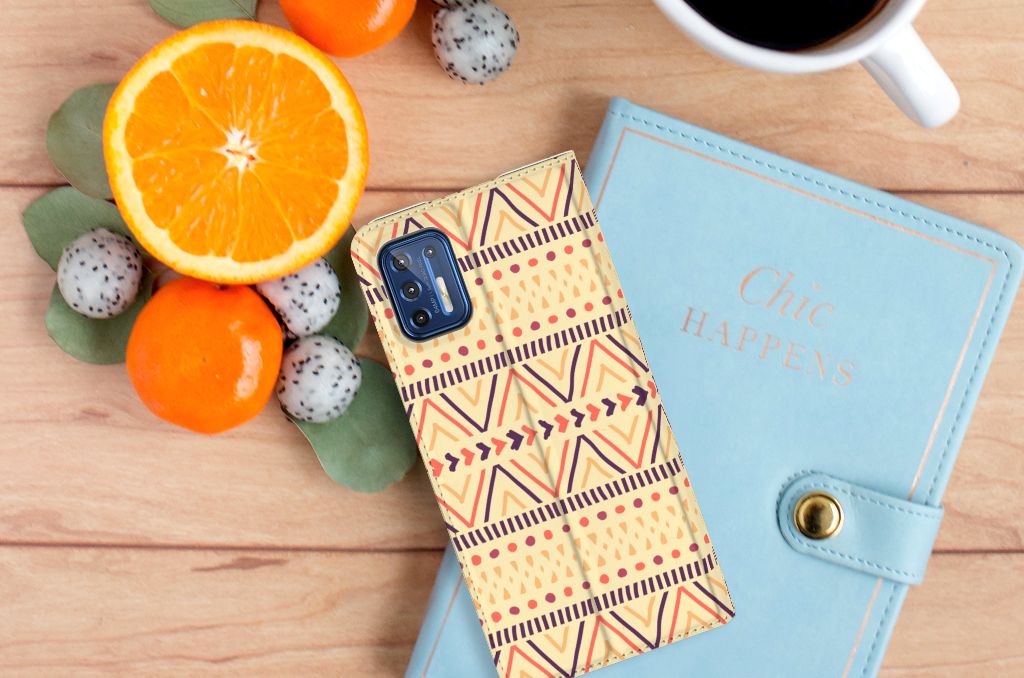 Motorola Moto G9 Plus Hoesje met Magneet Aztec Yellow - B2C Telecom