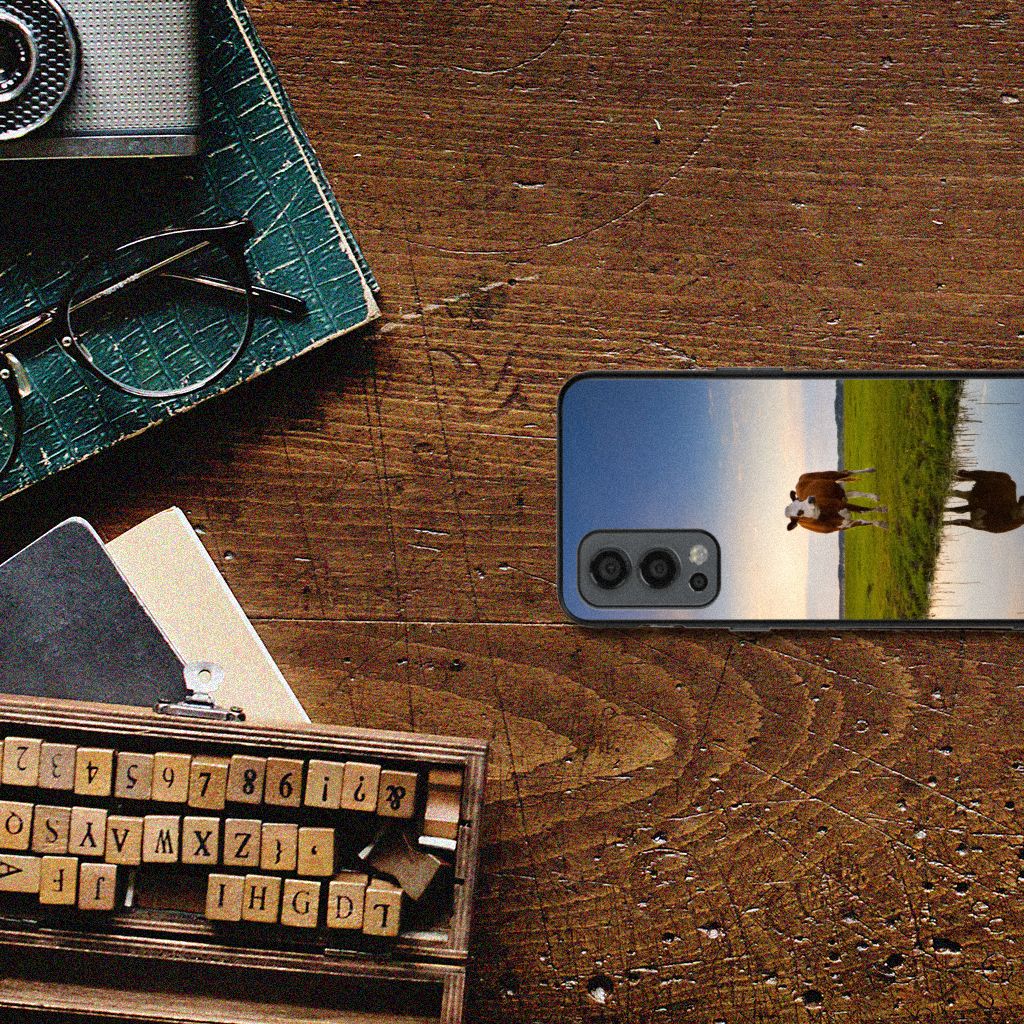 OnePlus Nord 2 Dierenprint Telefoonhoesje Koe B2C Telecom