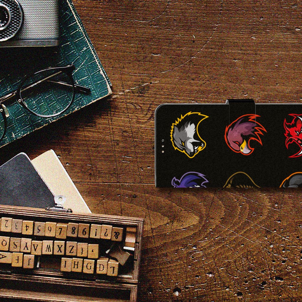 Samsung Galaxy A42 5G Leuk Hoesje Cartoon met kleurrijke cartoonprint op een houten tafel.