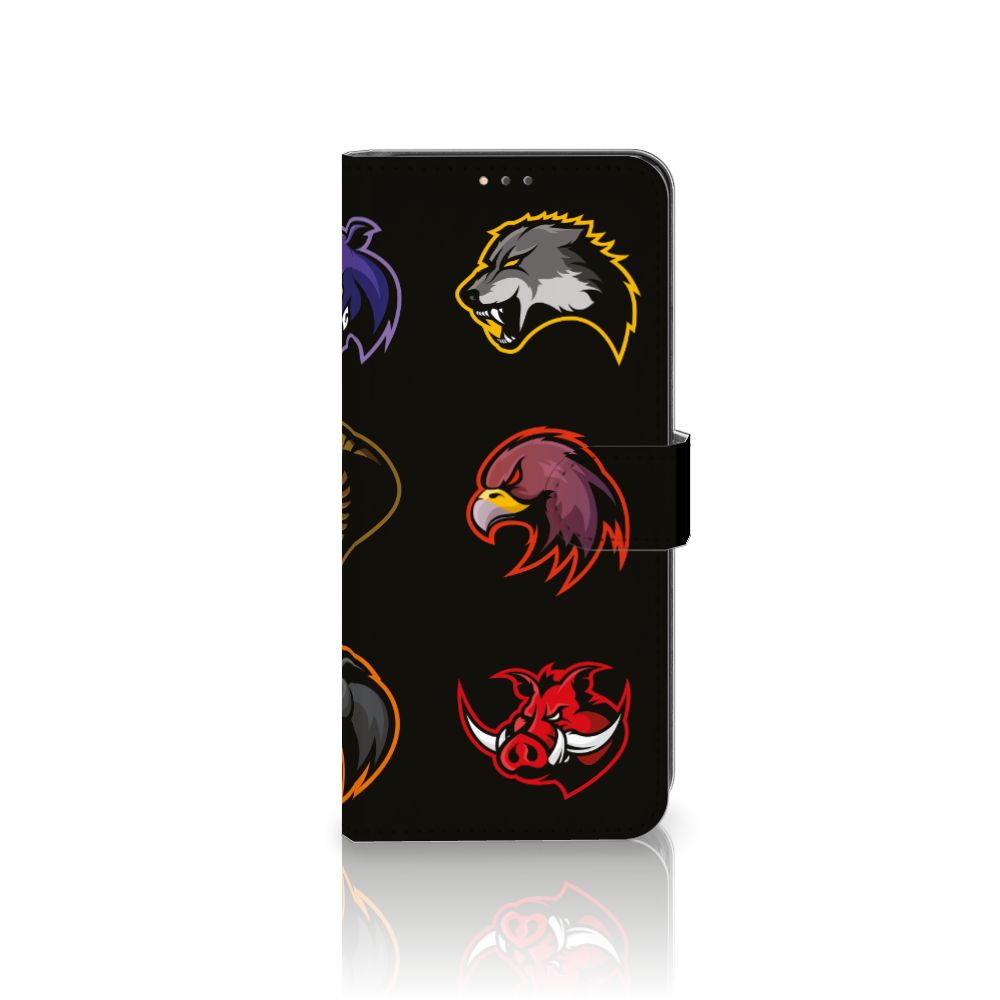 Nokia 5.3 Leuk Hoesje Cartoon met kleurrijke dierenprints op een zwart achtergrond.