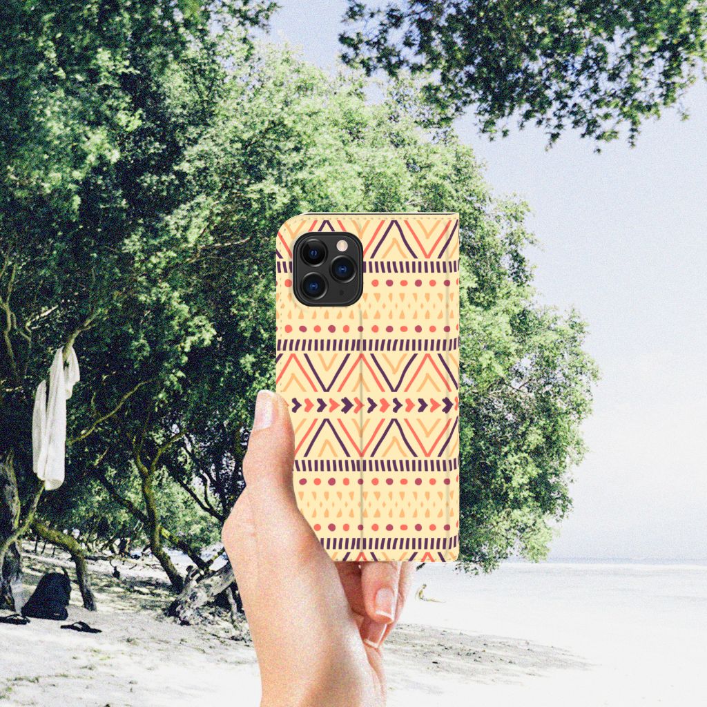 Apple iPhone 11 Pro Hoesje met Magneet Aztec Yellow