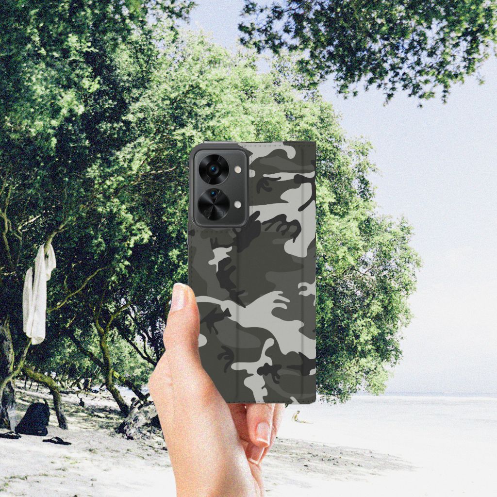 OnePlus Nord 2T Hoesje met Magneet Army Light - B2C Telecom