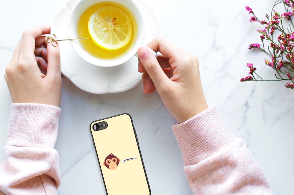 iPhone SE 2022 | SE 2020 | 7/8 Hoesje Monkey, smartphone case on a table with tea and lemon.