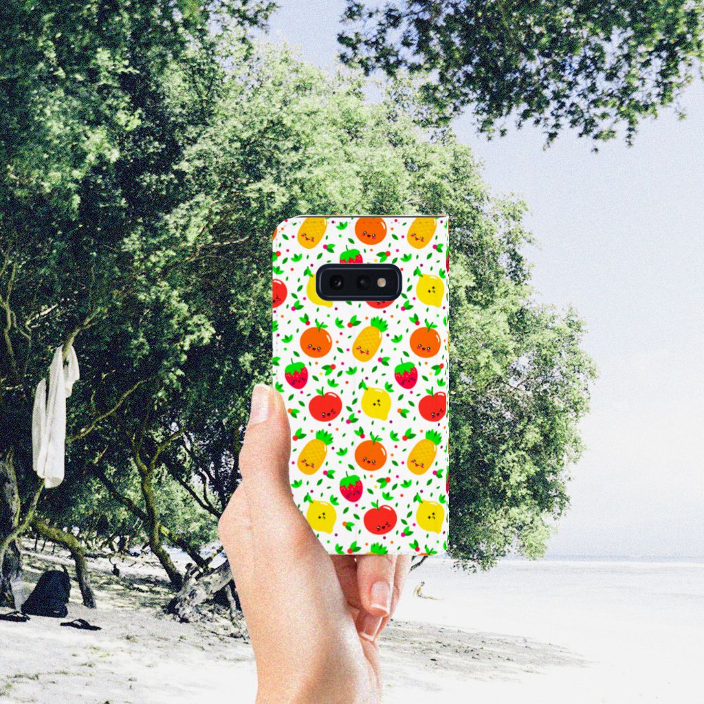 Samsung Galaxy S10e Flip Style Cover Fruits