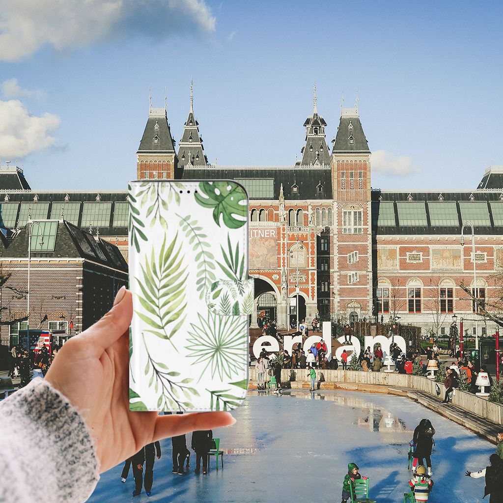 iPhone 13 Pro Max Hoesje Leaves met een frisse uitstraling, gefotografeerd voor het Rijksmuseum in Amsterdam.