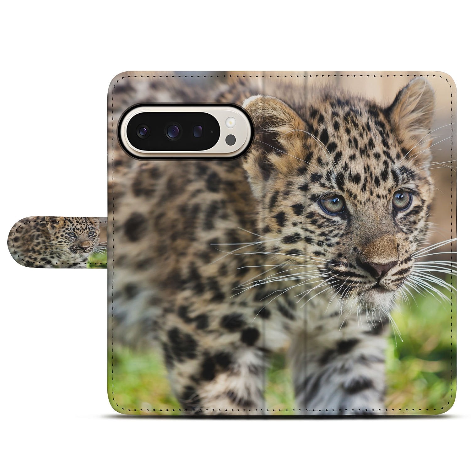 Baby Luipaard Google Pixel 10 | 10 Pro Telefoonhoesje design baby luipaard aanzicht