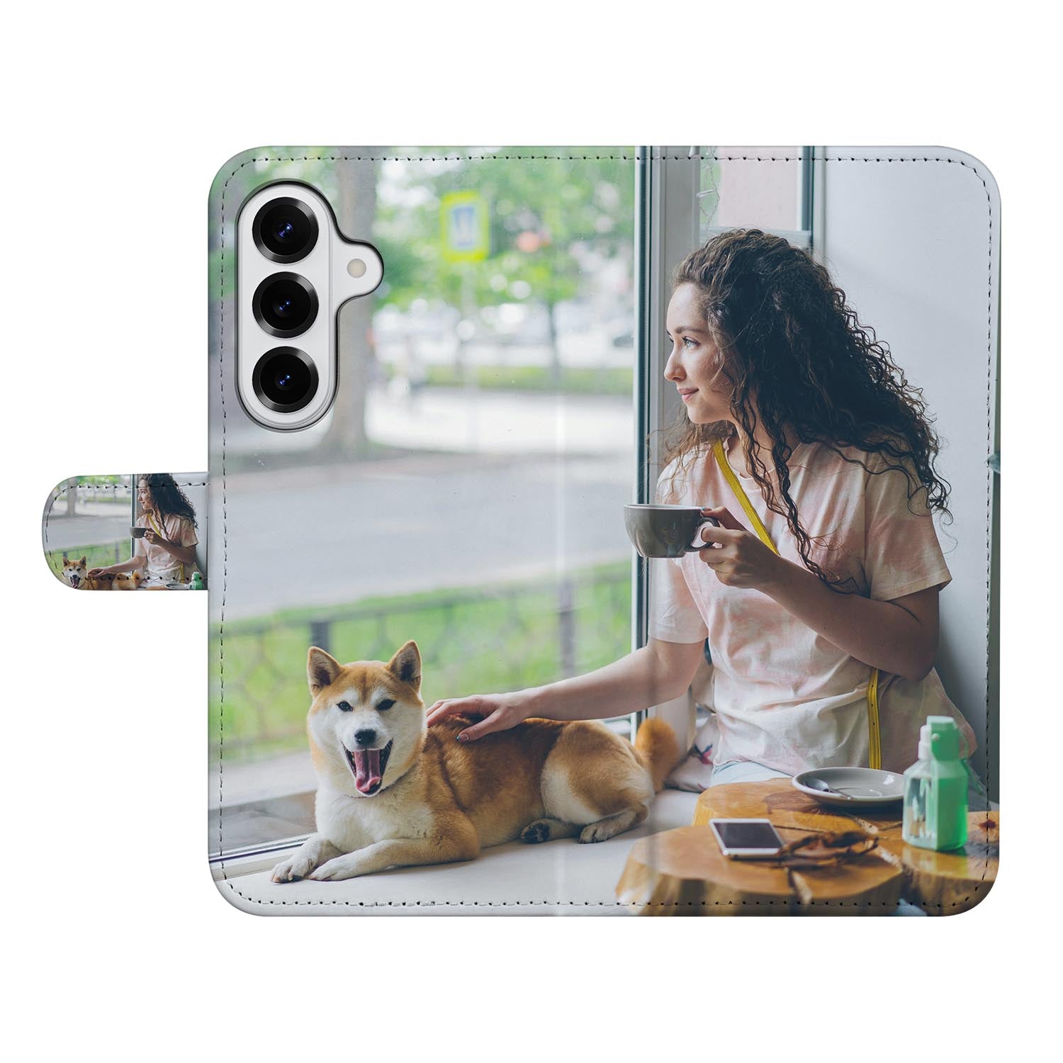 Samsung Galaxy S26 Plus Bookcase Hoesje Maken met Foto | Naadloos Design hondenfoto vrouw met koffie venster.