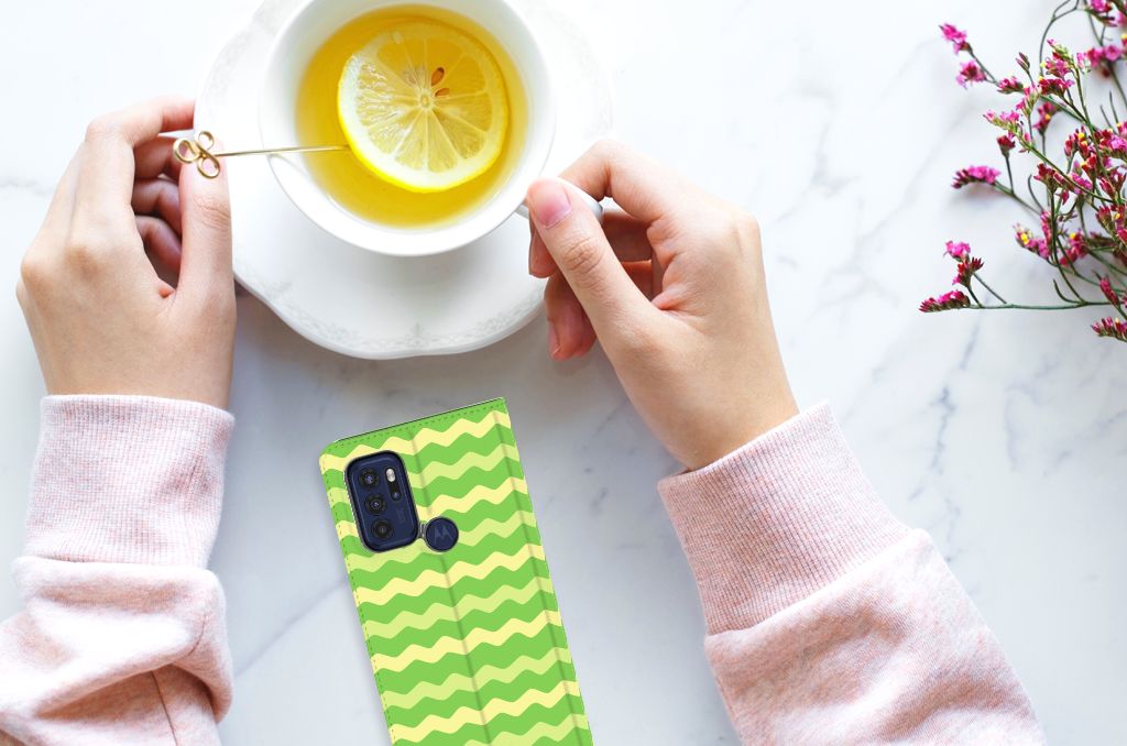 Motorola Moto G60s Hoesje met Magneet Waves Green - B2C Telecom