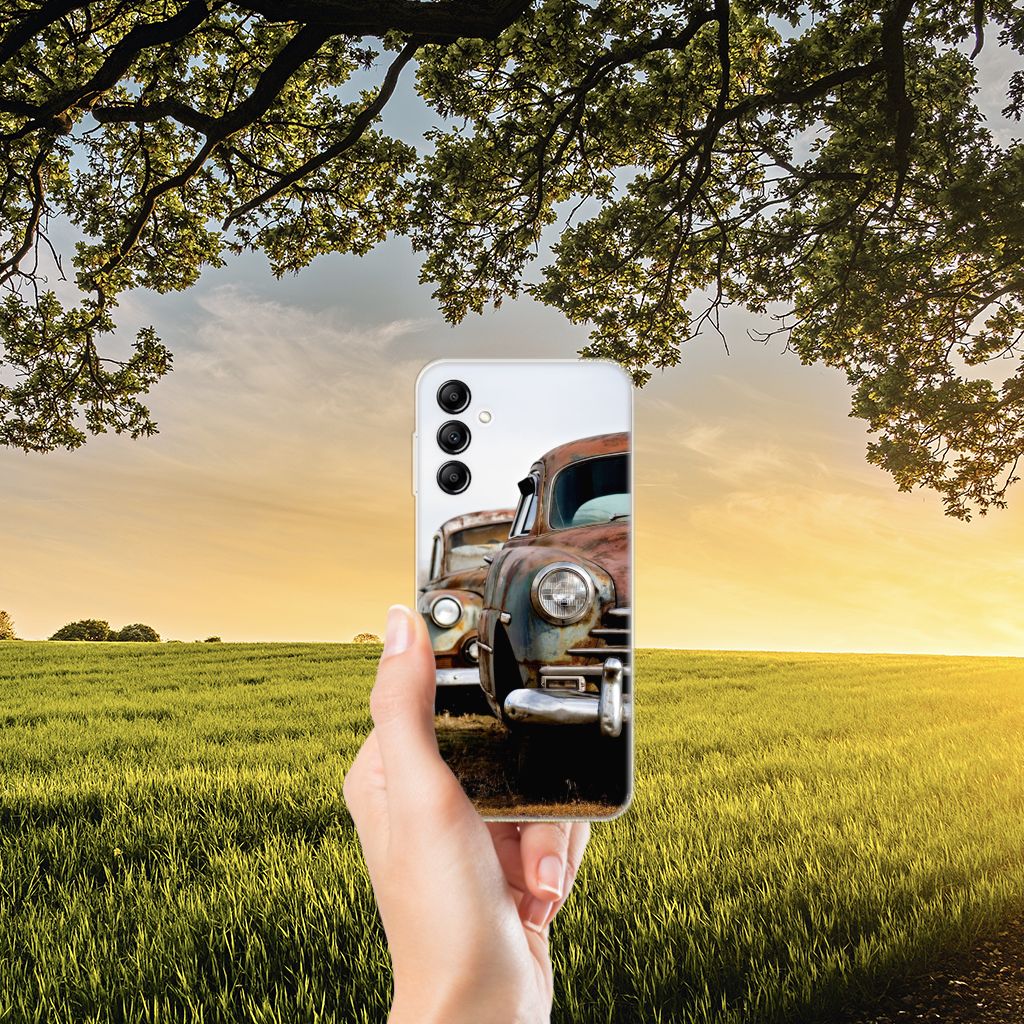 Samsung Galaxy A14 5G Siliconen Hoesje met foto Vintage Auto in hand met retro auto en zonsondergang op achtergrond.