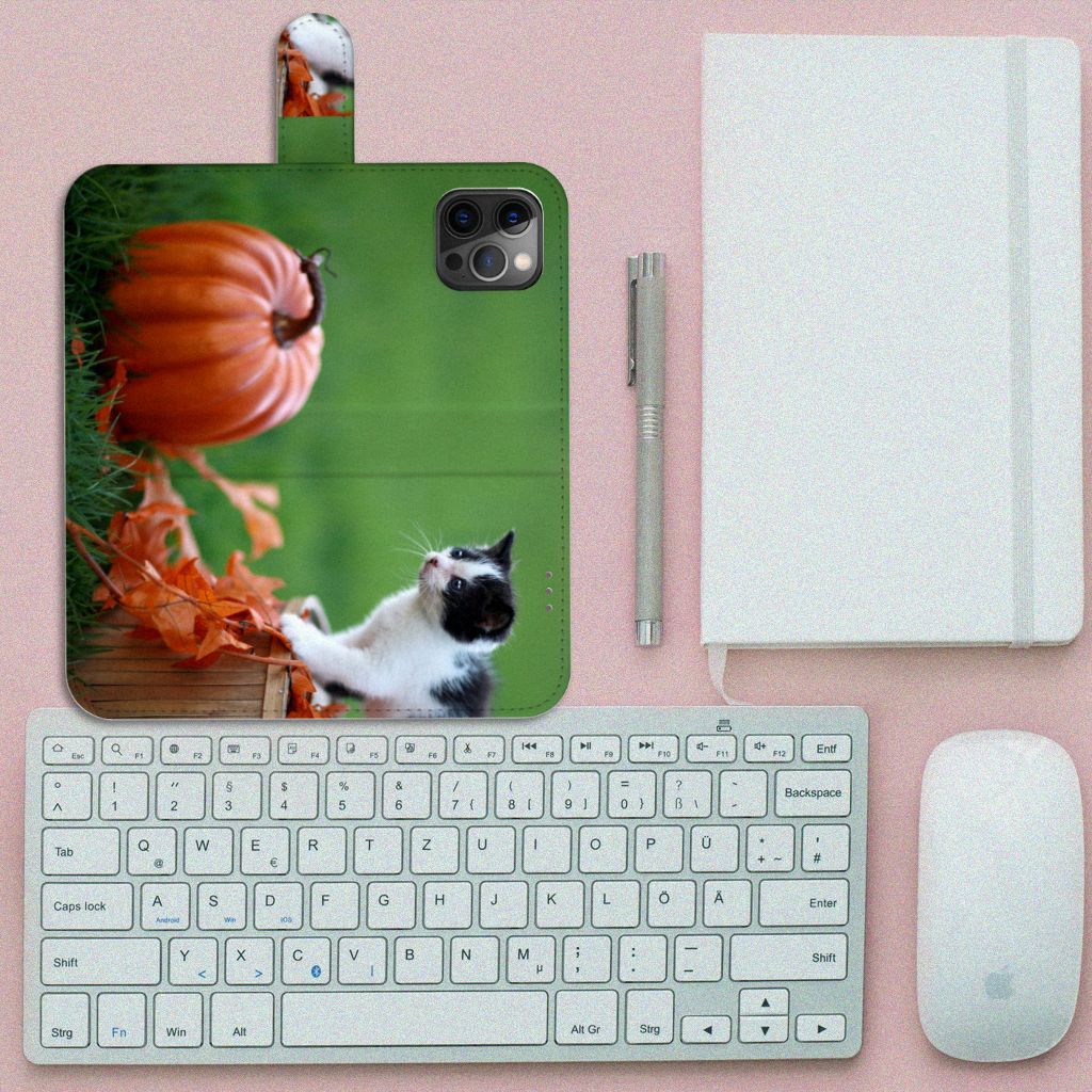 Apple iPhone 12 Pro Max Telefoonhoesje met Pasjes Kitten
