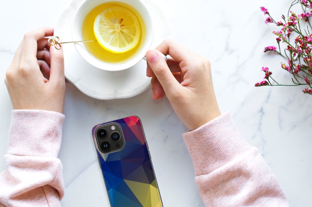 iPhone 15 Pro Backcover Polygon Dark B2C Telecom