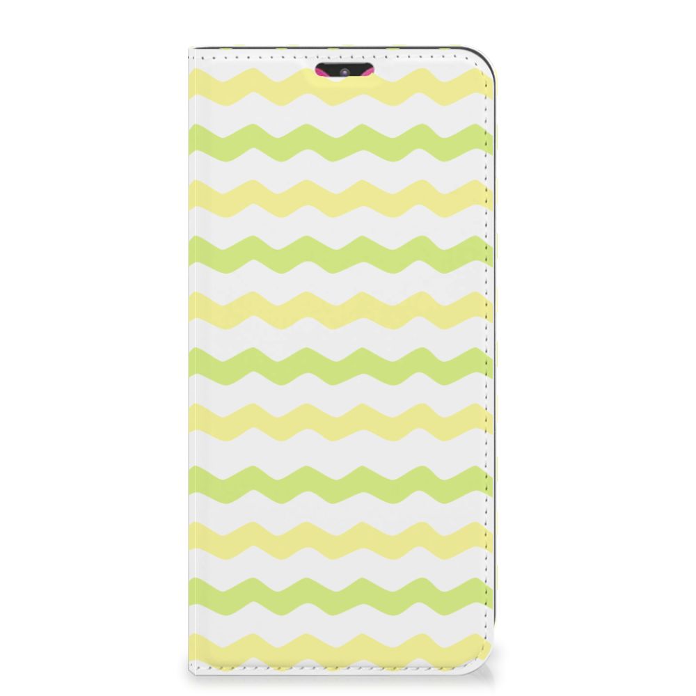 Samsung Galaxy M20 Hoesje met Magneet Waves Yellow