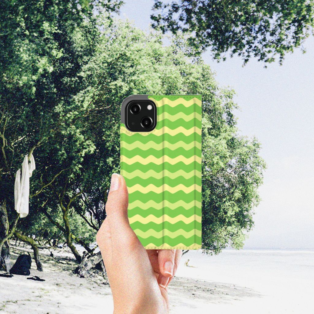 iPhone 13 Hoesje met Magneet Waves Green