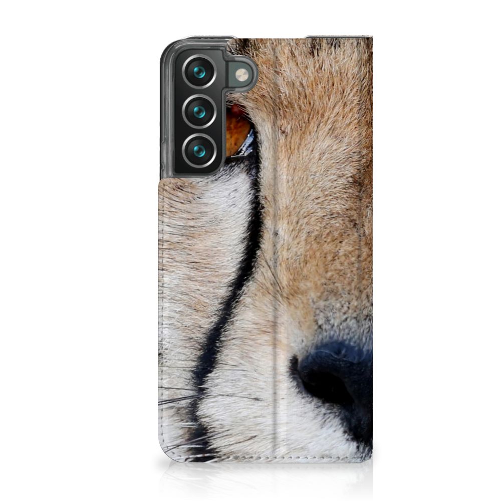 Samsung Galaxy S22 Plus Hoesje maken Cheetah met close-up van jachtluipaard ogen op een stand case.