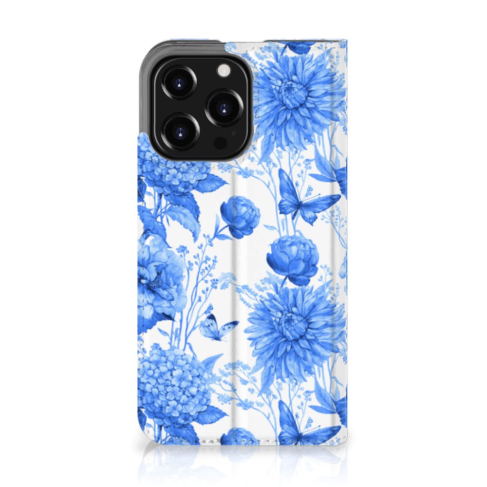 Smart Cover voor iPhone 13 Pro Flowers Blue met blauw bloemenontwerp en vlinders 🦋.