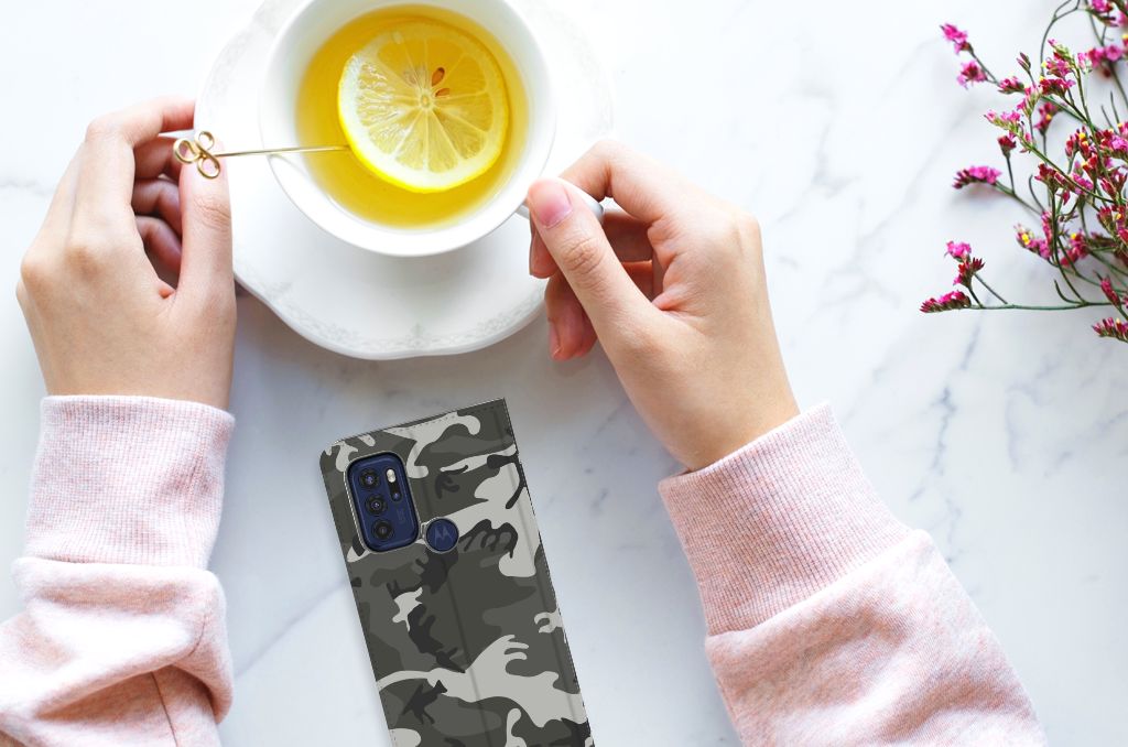 Motorola Moto G60s Hoesje met Magneet Army Light - B2C Telecom