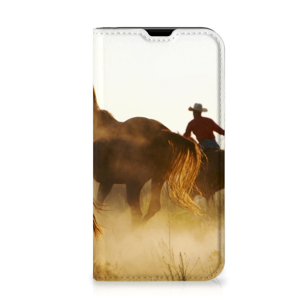 iPhone 13 Mini Hoesje maken Design Cowboy met een cowboy en paarden in een stoffige omgeving