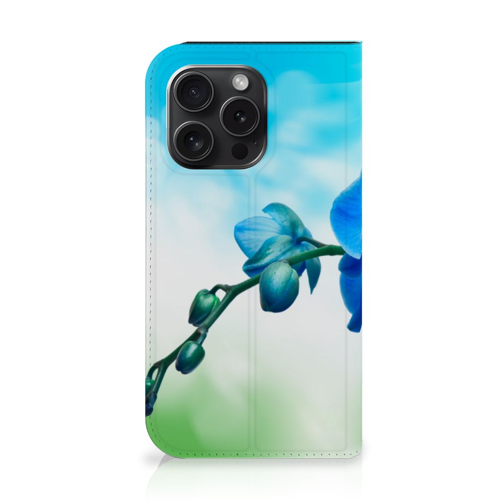 iPhone 15 Pro Smart Cover Orchidee Blauw - Cadeau voor je Moeder met elegante blauwe orchidee 🌺