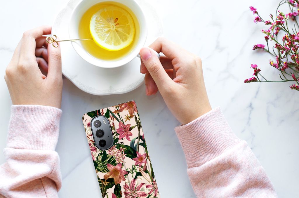 Motorola Edge 30 Pro Smart Cover Flowers - B2C Telecom