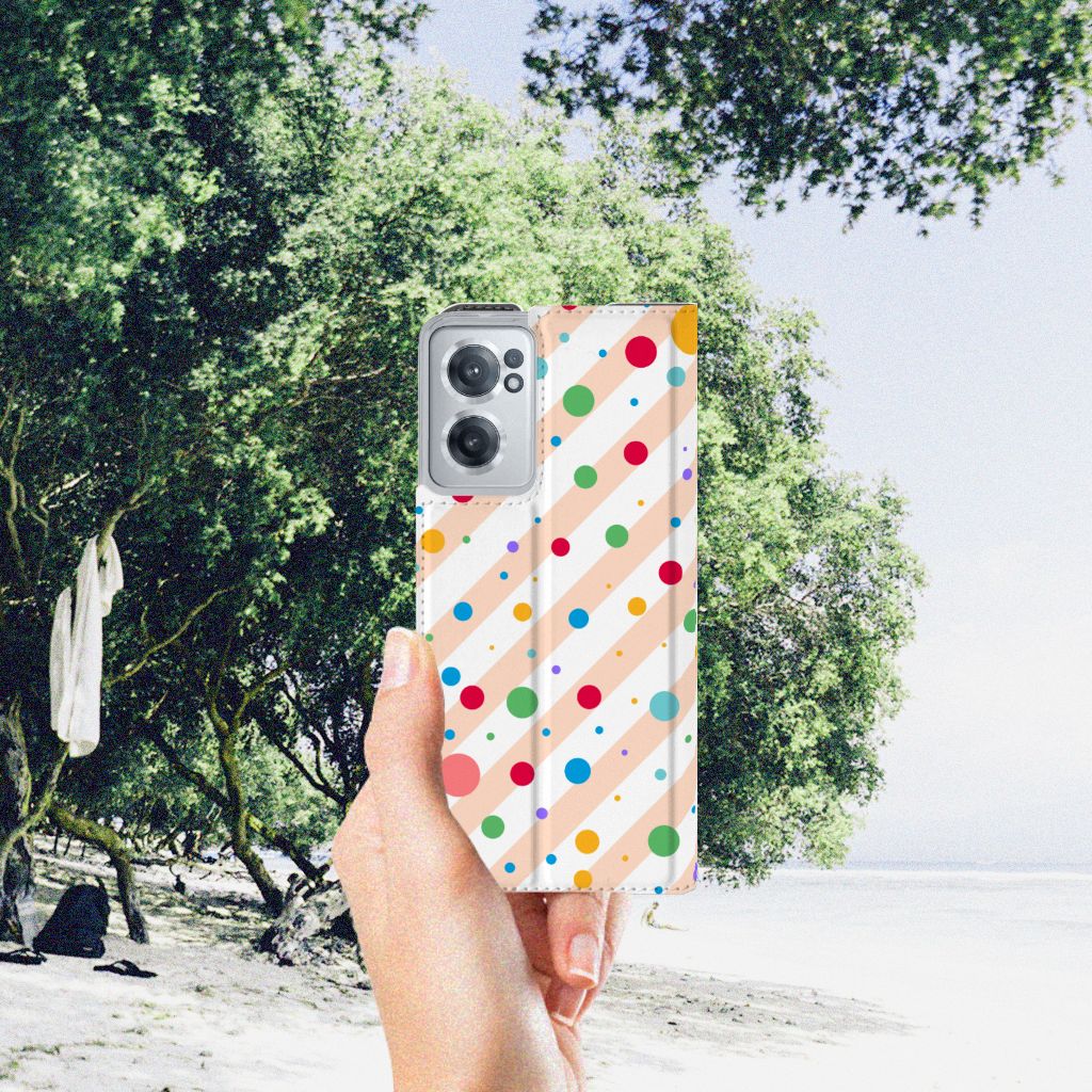 OnePlus Nord CE 2 5G Hoesje met Magneet Dots - B2C Telecom
