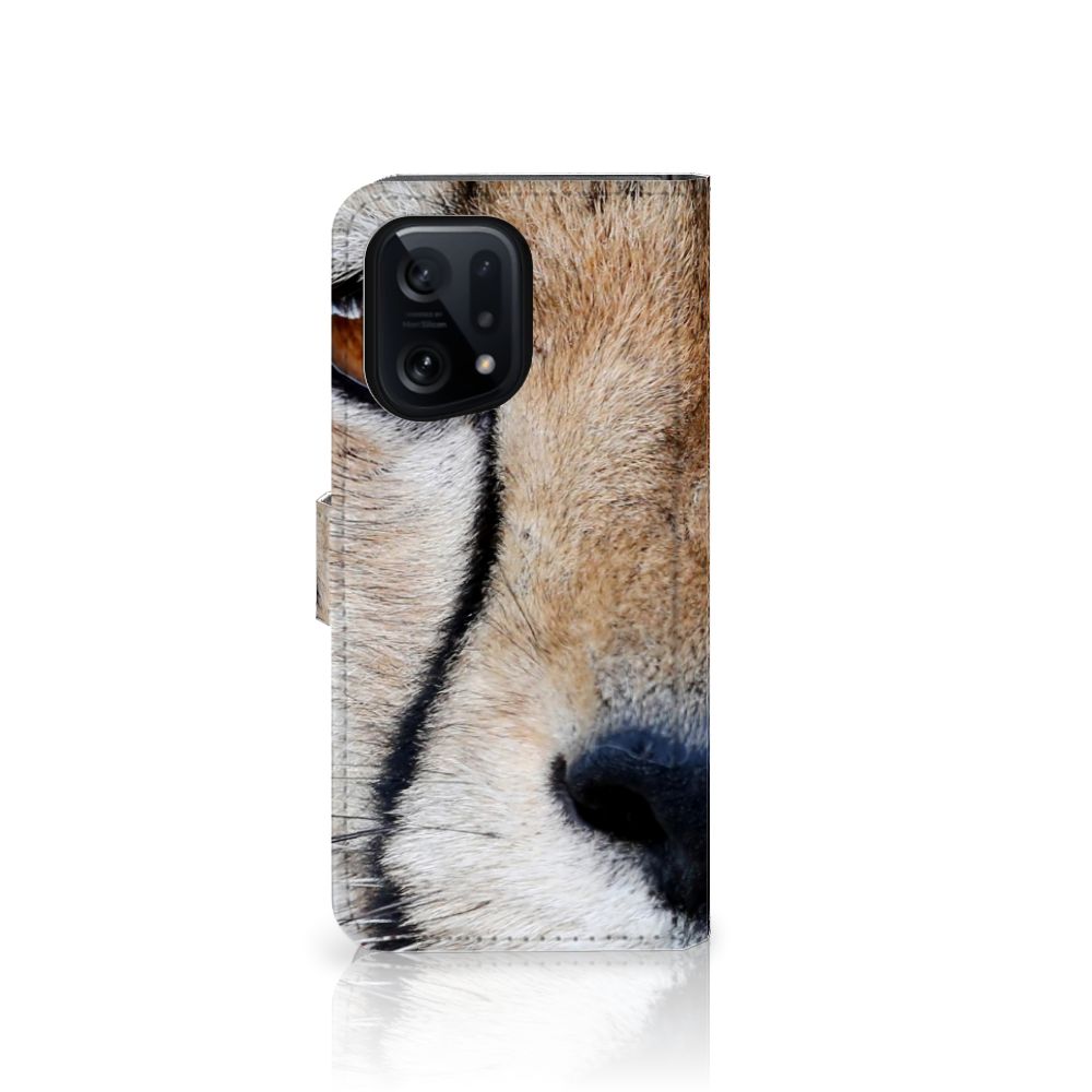 OPPO Find X5 Telefoonhoesje met Pasjes Cheetah met close-up afbeelding van een cheeta.
