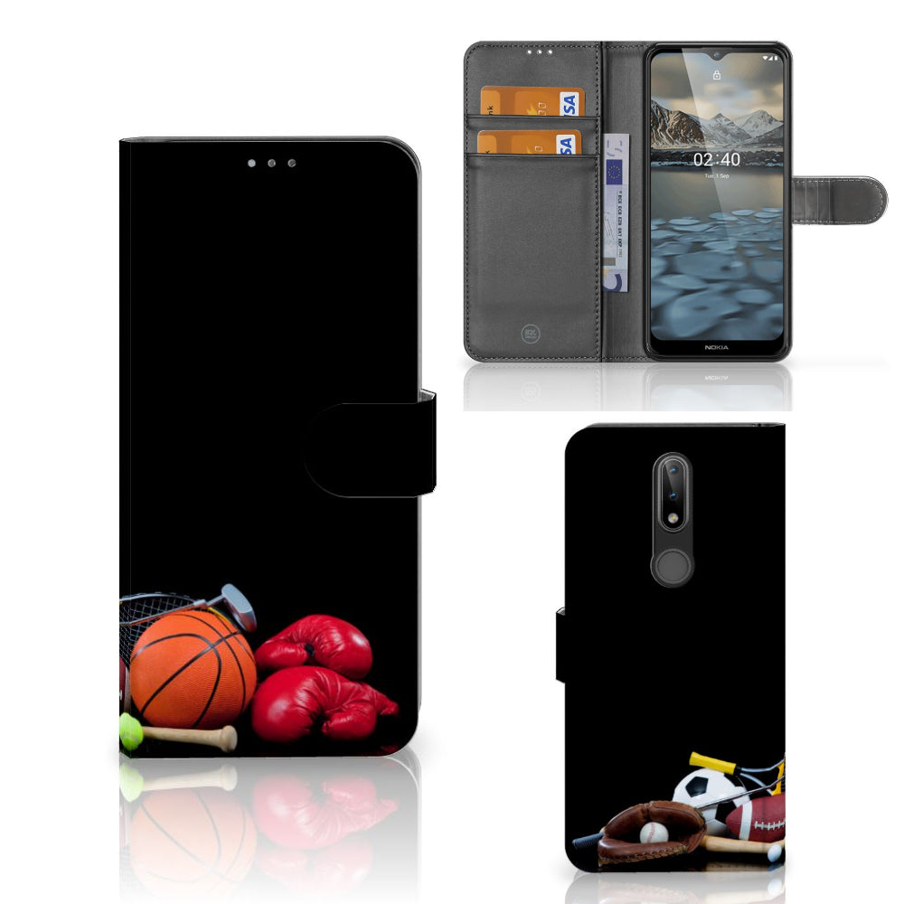 Nokia 2.4 Wallet Case met Pasjes Sports in zwart met sportafbeeldingen zoals basketbal en bokshandschoenen.