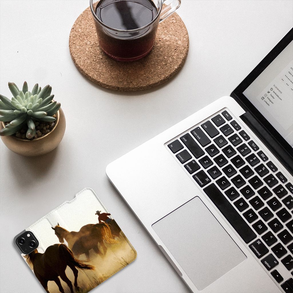iPhone 13 Mini Hoesje maken Design Cowboy met paardenprint naast laptop en plantaardig decor.