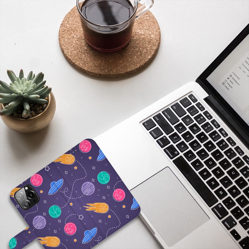 iPhone 13 Pro Max Wallet Case met Pasjes Space
