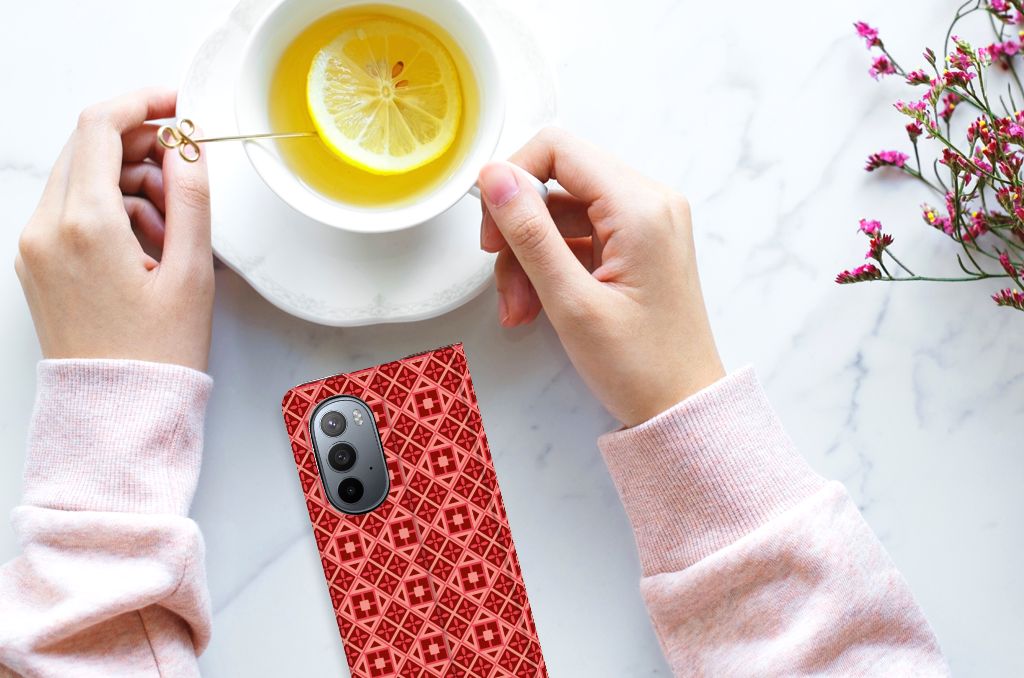 Motorola Edge 30 Pro Hoesje met Magneet Batik Rood - B2C Telecom