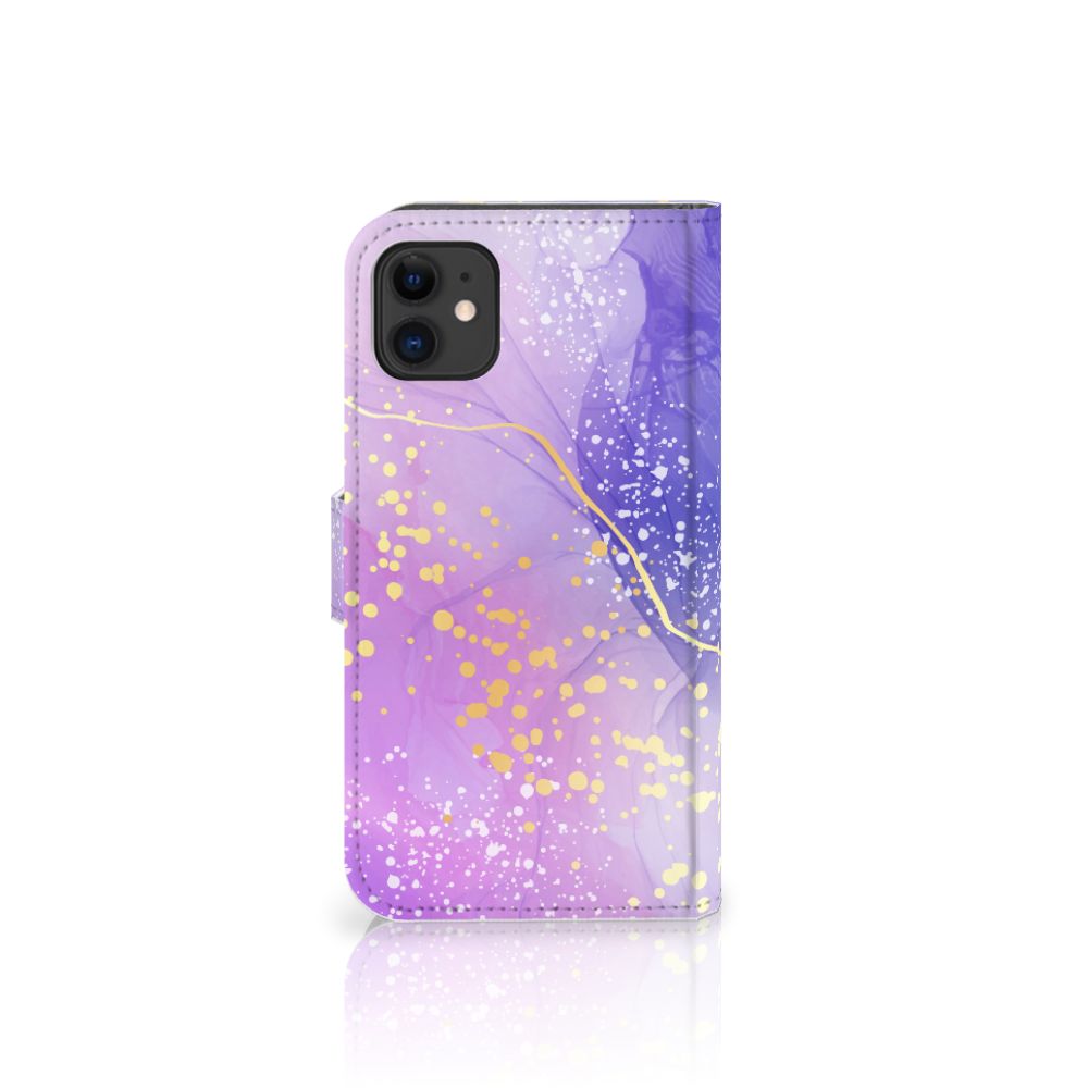 Hoesje voor Apple iPhone 11 Watercolor Paars met een uniek paarse waterverfdesign en gouden accenten.