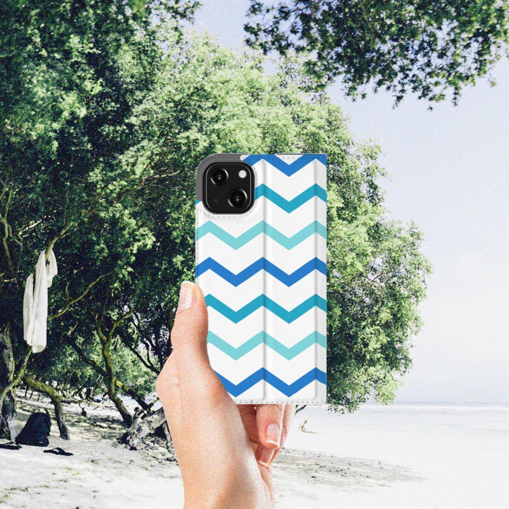 iPhone 13 Hoesje met Magneet Zigzag Blauw