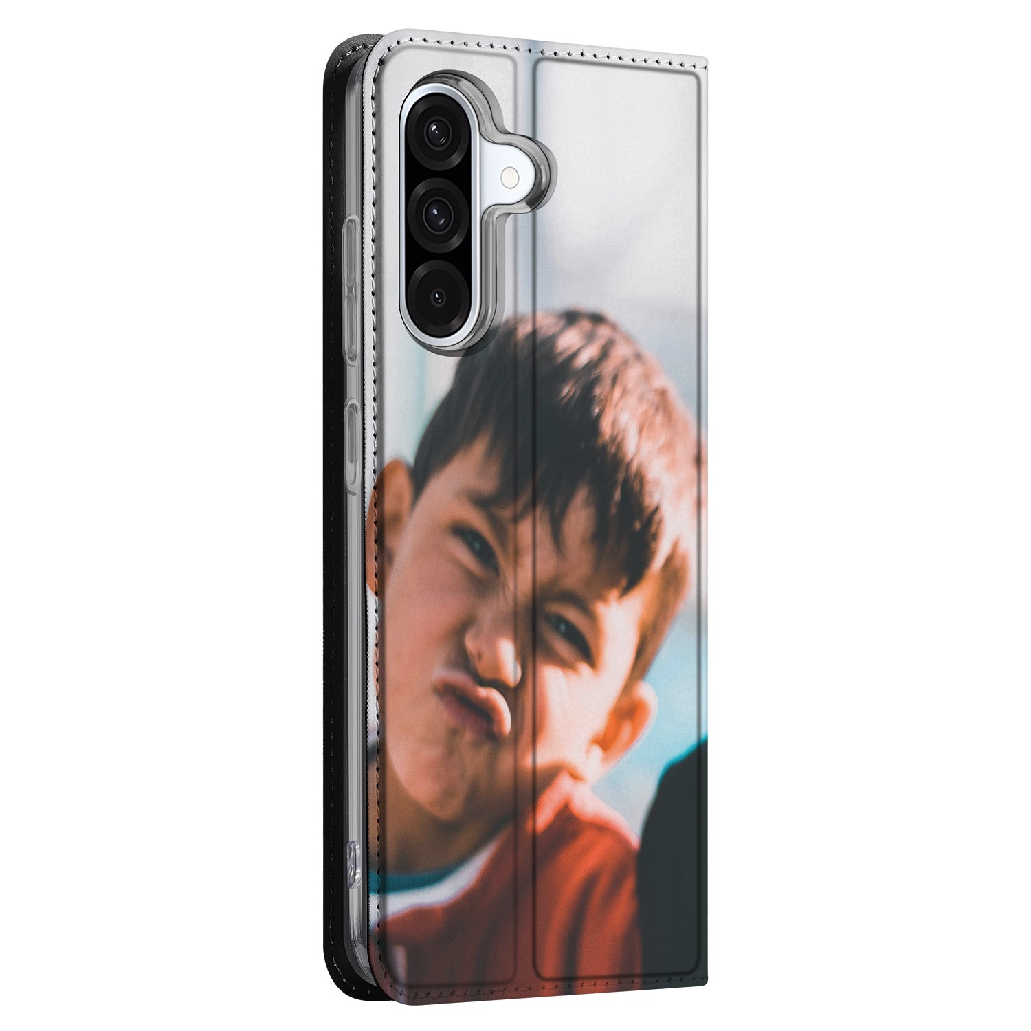 Gepersonaliseerd Stand Case Hoesje voor Samsung Galaxy A26 met afbeelding van een lachende jongen.
