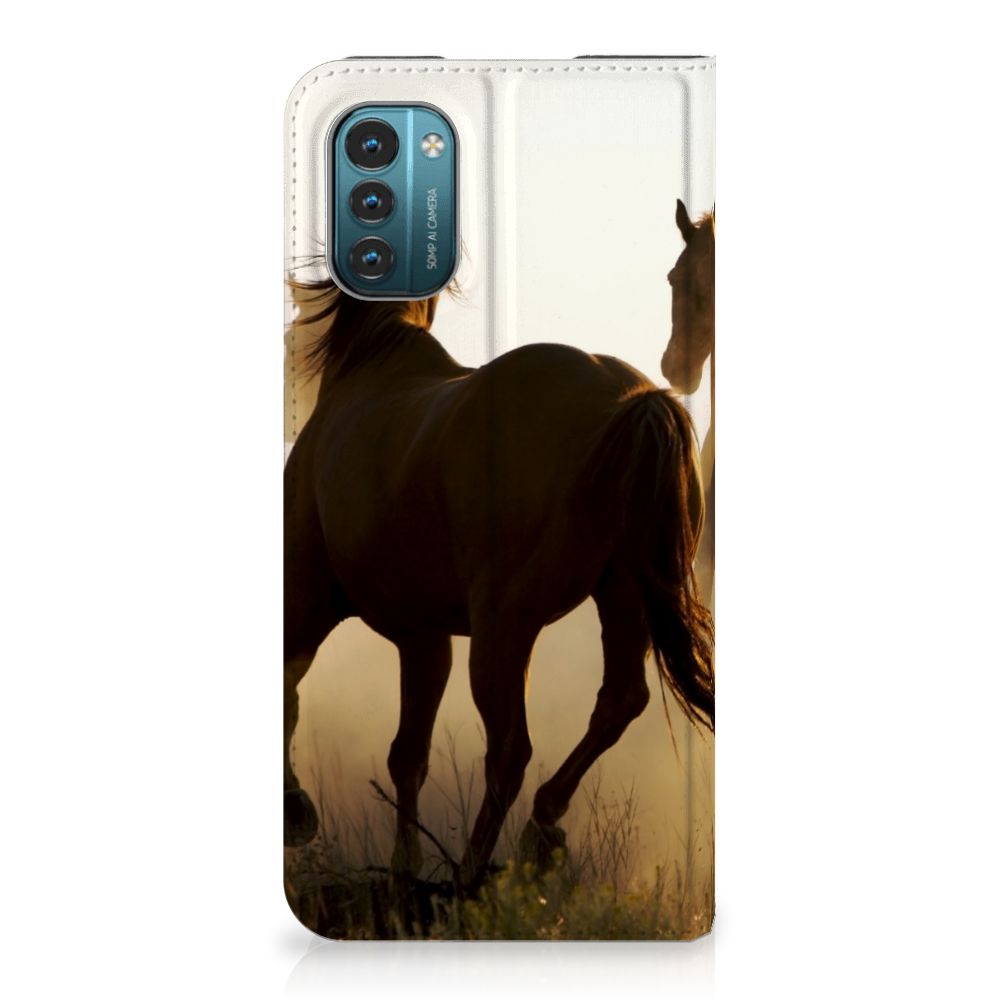 Nokia G11 | G21 Hoesje maken Design Cowboy met paardenprint in silhouet achtergronden.