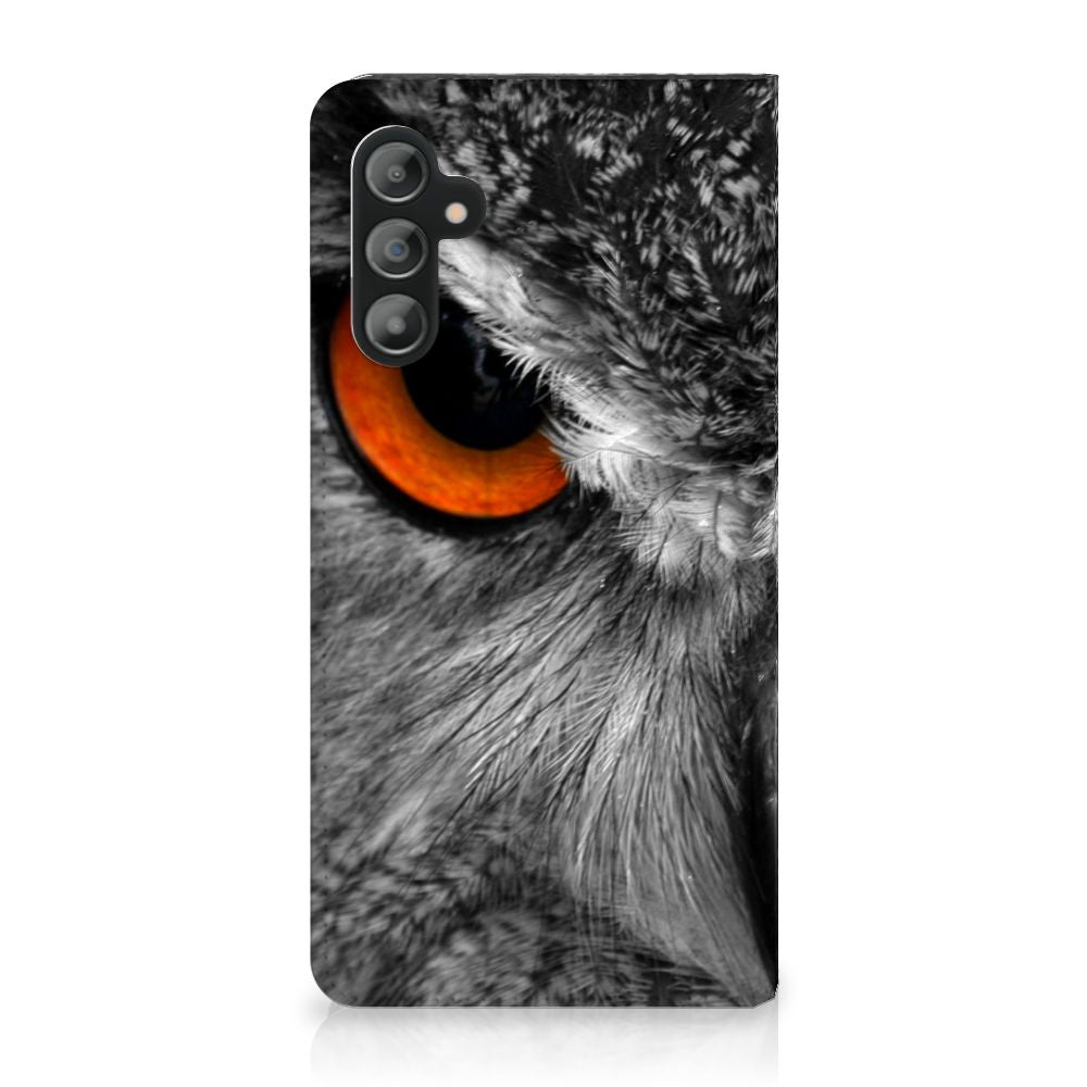 Samsung Galaxy A14 5G Hoesje maken Uil met detail van een uilenoog op een smartphonehoesje