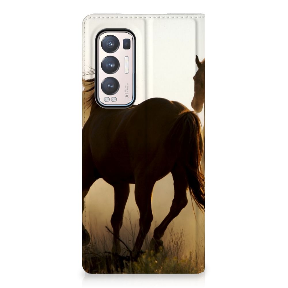 OPPO Find X3 Neo Hoesje maken Design Cowboy met paardenprint in een natuurlijke setting.