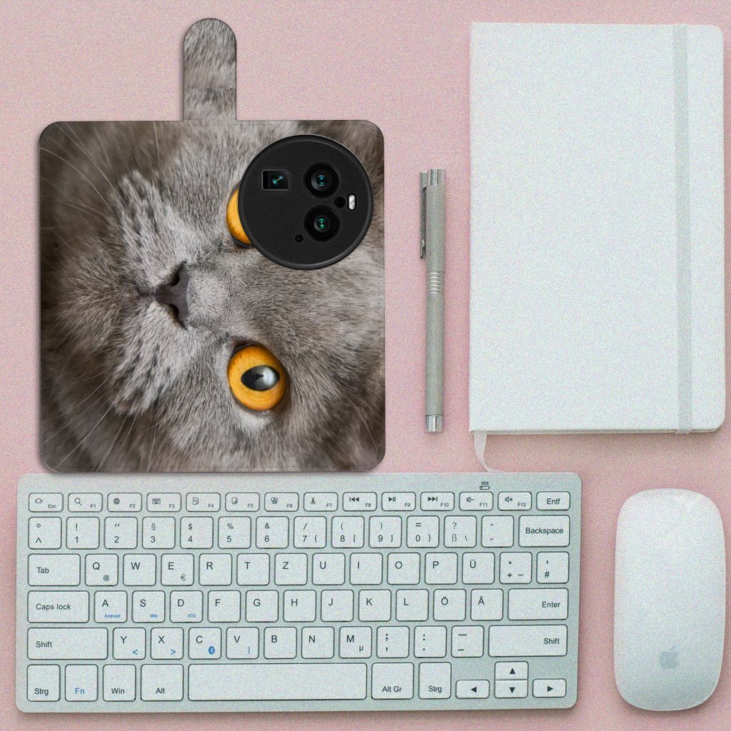 Telefoonhoesje met Pasjes OPPO Find X6 Pro Britse Korthaar met afbeelding van een Britse korthaar kat.