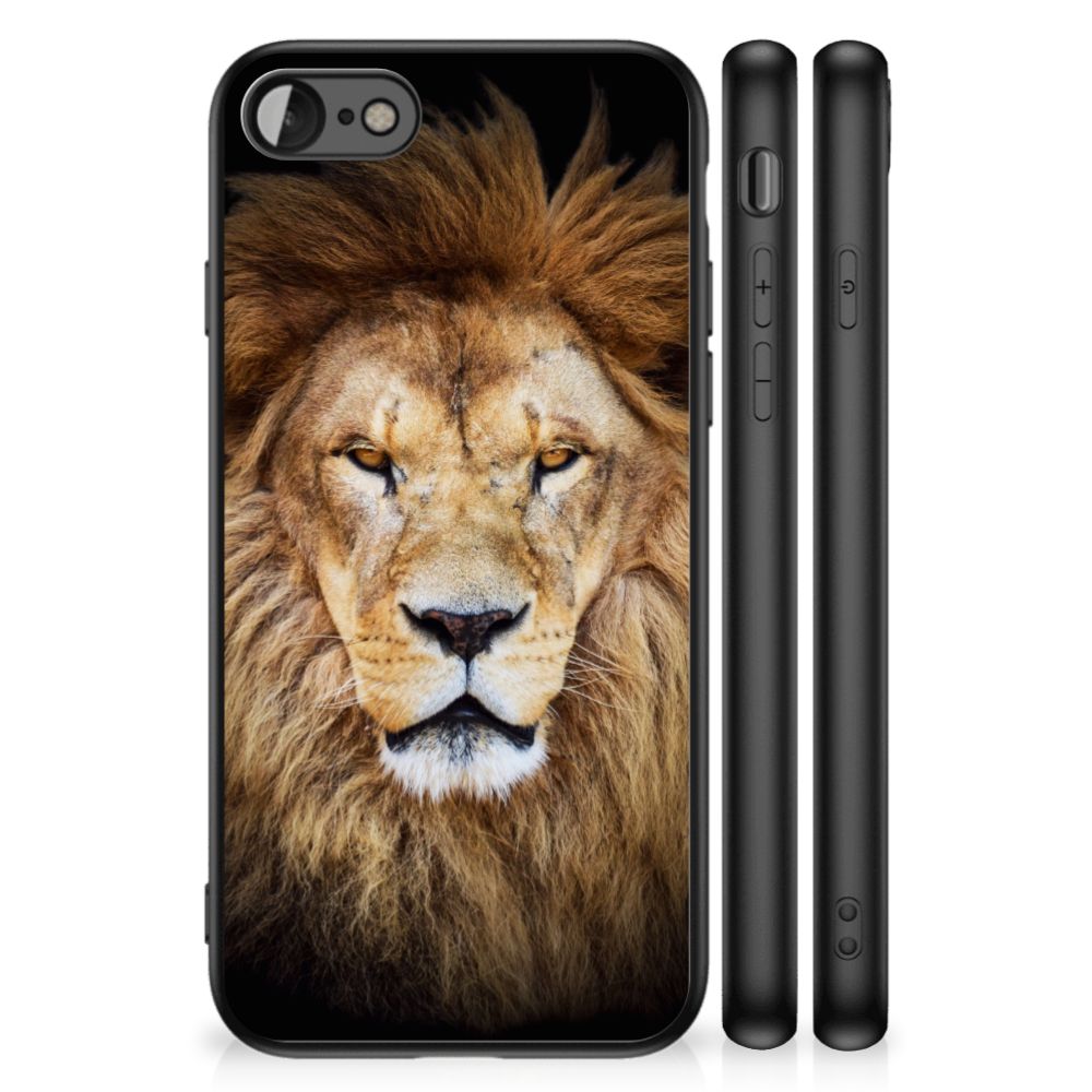 iPhone SE 2022 | SE 2020 | 7/8 Dierenprint Telefoonhoesje Leeuw met indrukwekkende leeuw op achtergrond.