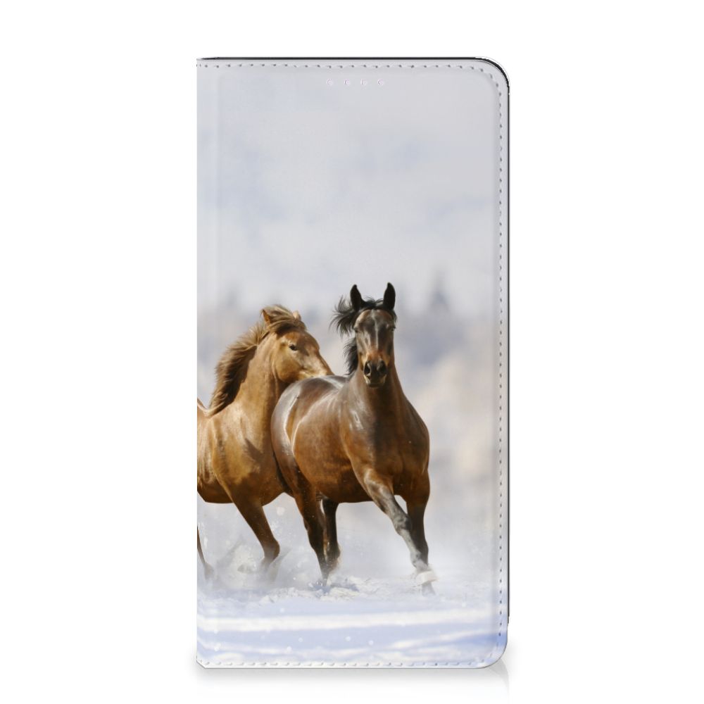 OnePlus Nord 2 5G Hoesje maken Paarden met elegante paardenprint in een winterlandschap.