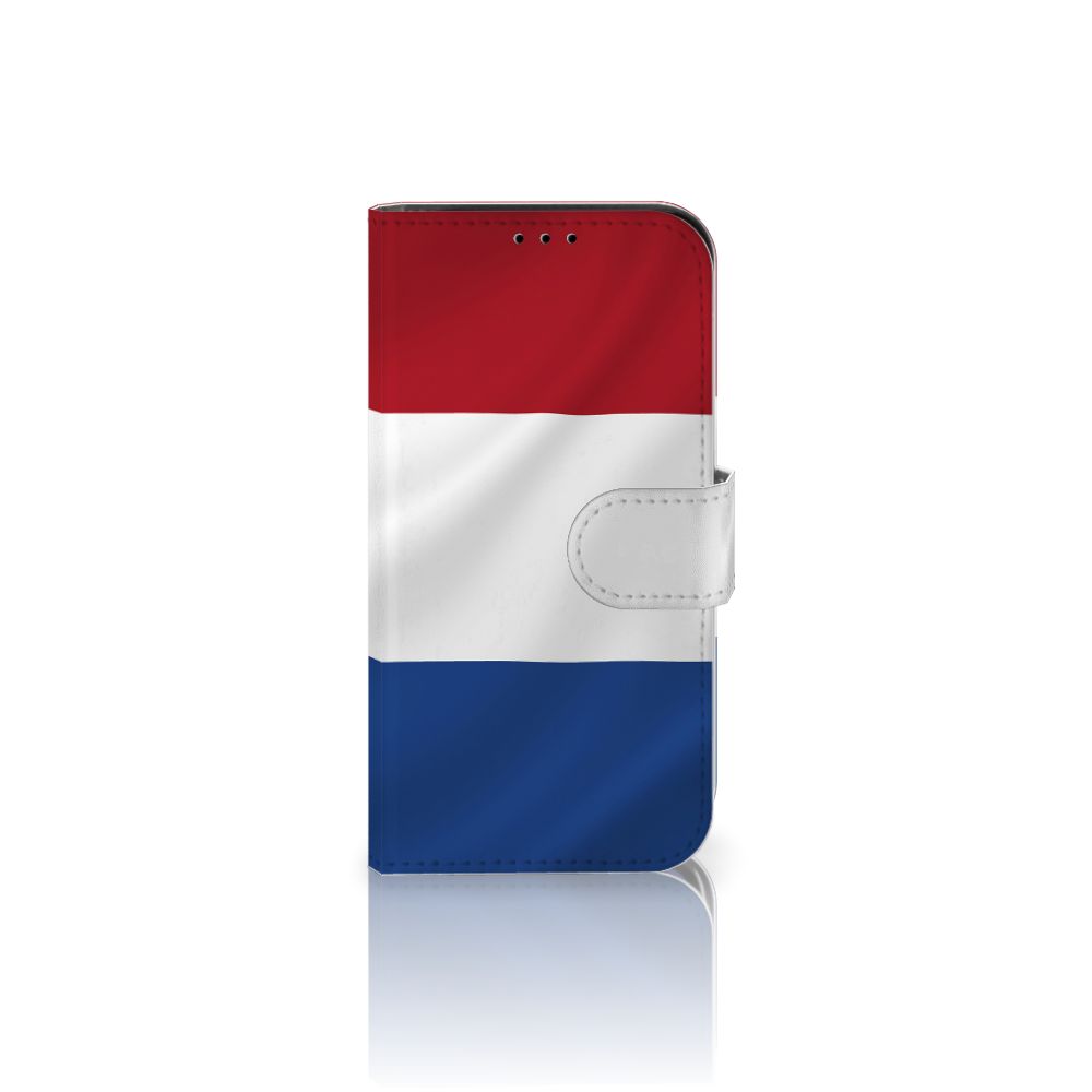 iPhone 13 Mini Bookstyle Case Nederlandse Vlag met artistiek design van de Nederlandse vlag.
