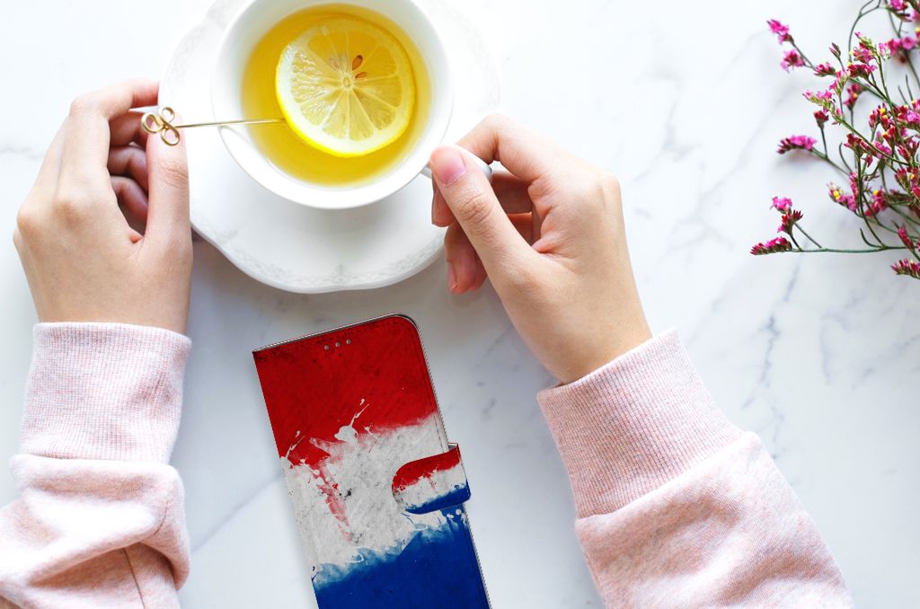 Samsung Galaxy A04s | Samsung Galaxy A13 5G Bookstyle Case Nederland met Nederlandse vlag en kopje thee