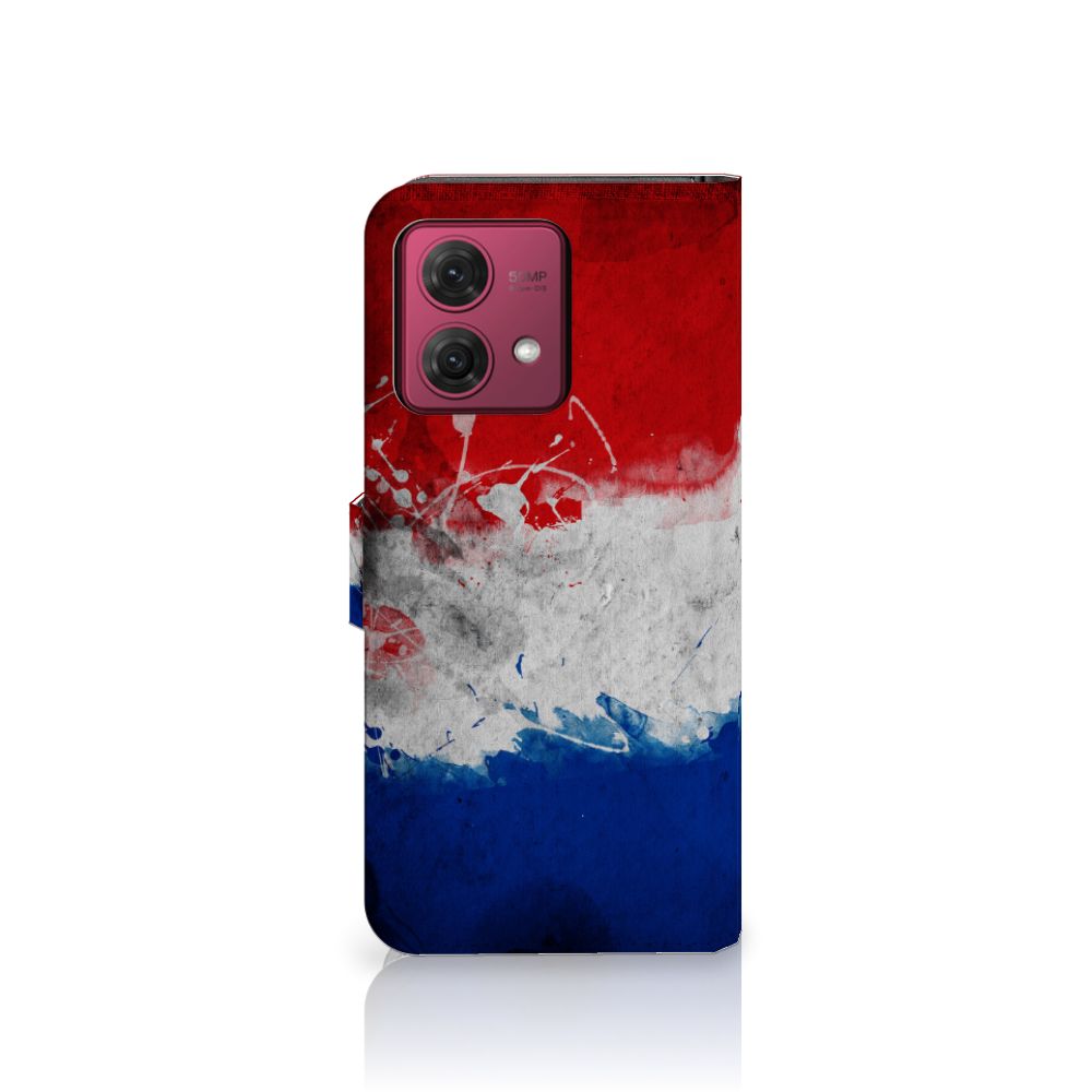 Motorola Moto G84 Bookstyle Case Nederland met artistiek ontwerp van de Nederlandse vlag