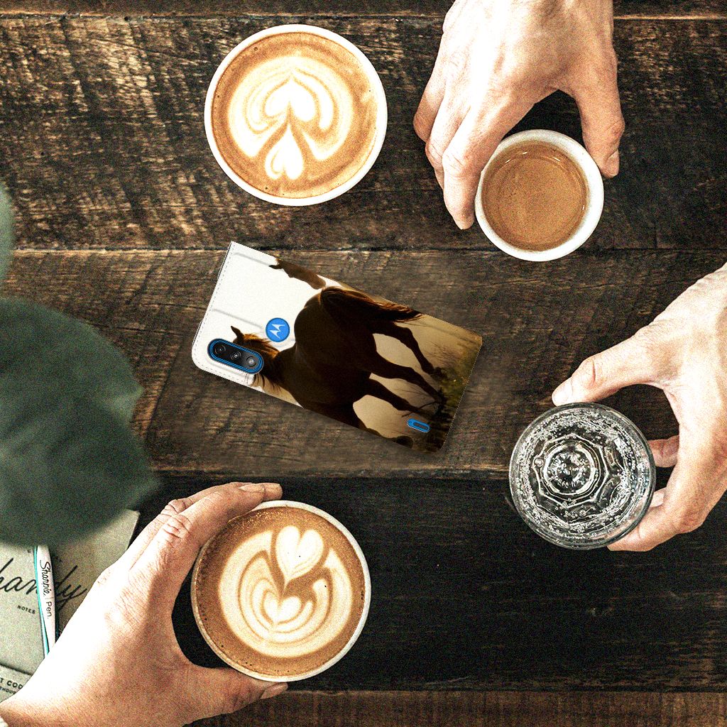 Motorola Moto E7 Power | E7i Power Hoesje maken Design Cowboy op een tafel met koffie.