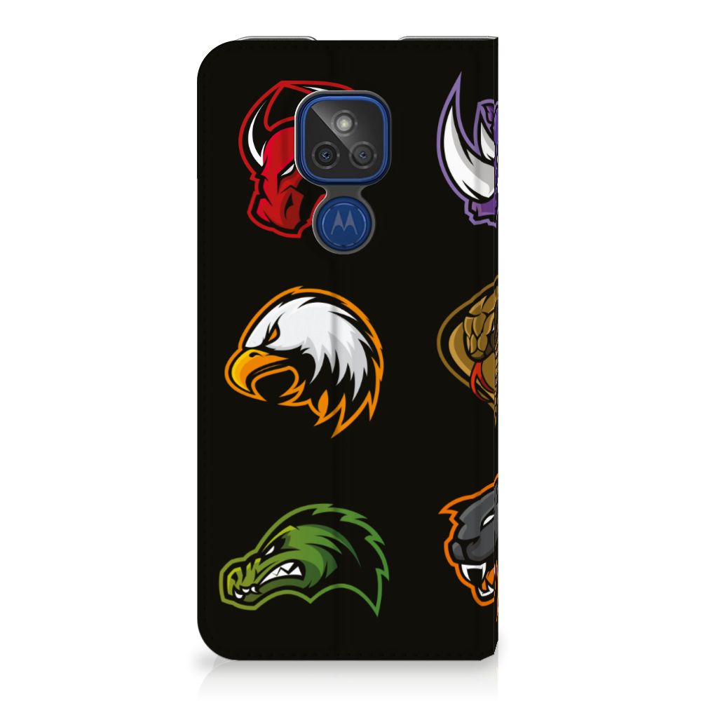 Motorola Moto G9 Play Magnet Case Cartoon with various animal cartoon designs on a black background.