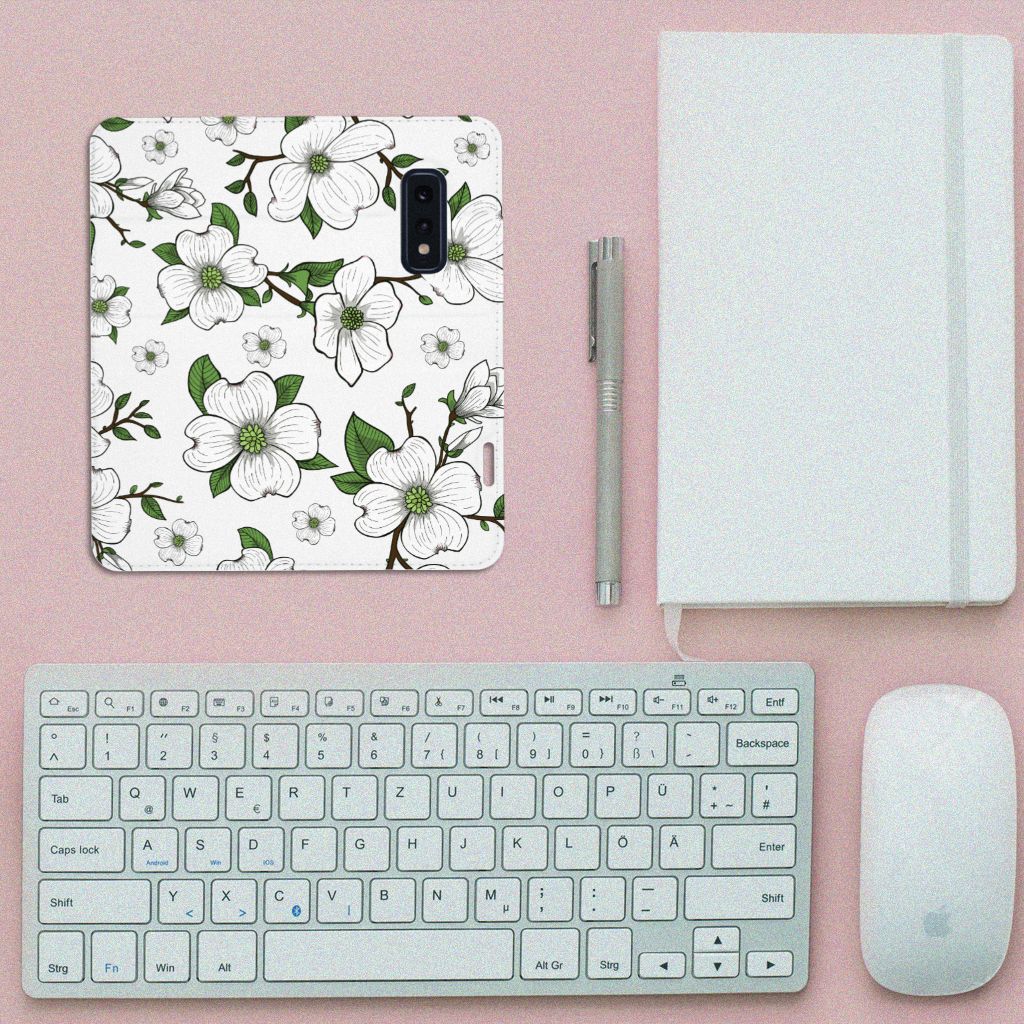 Samsung Galaxy S10e Smart Cover Dogwood Flowers