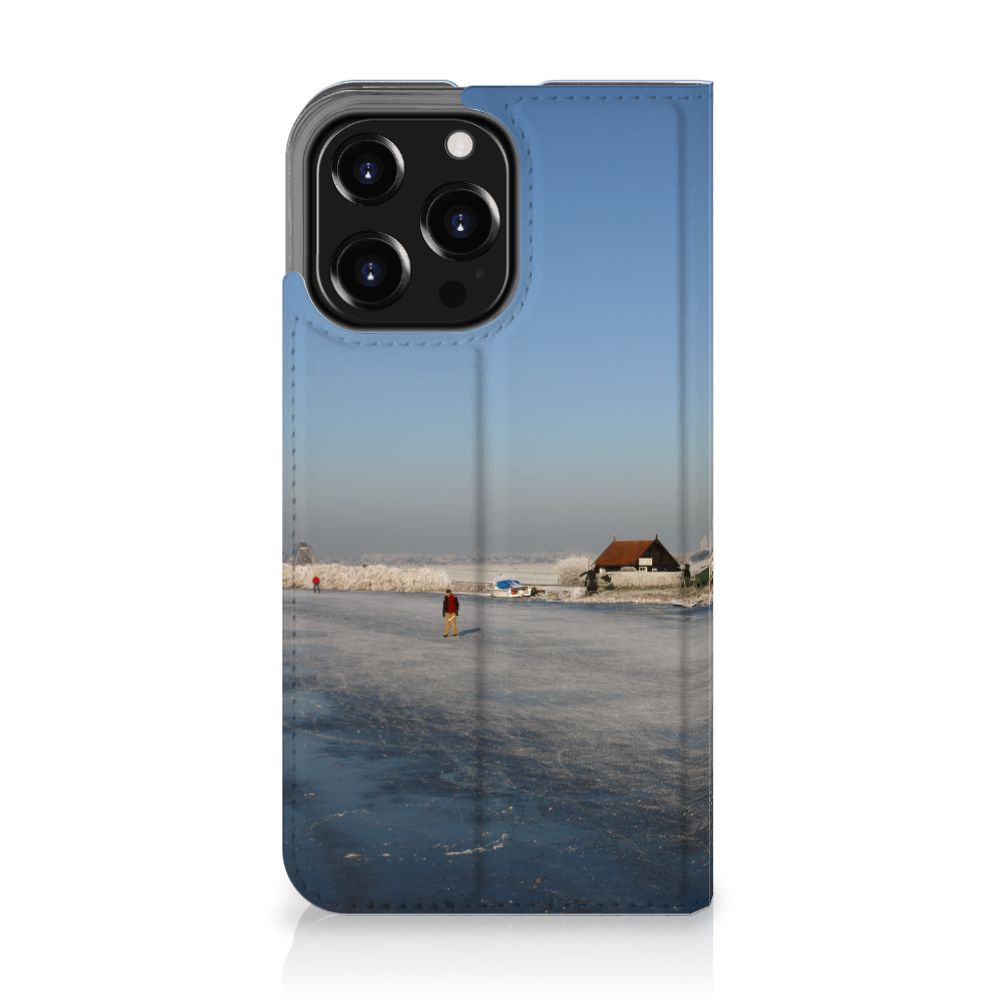 iPhone 13 Pro Book Cover Schaatsers - B2C Telecom