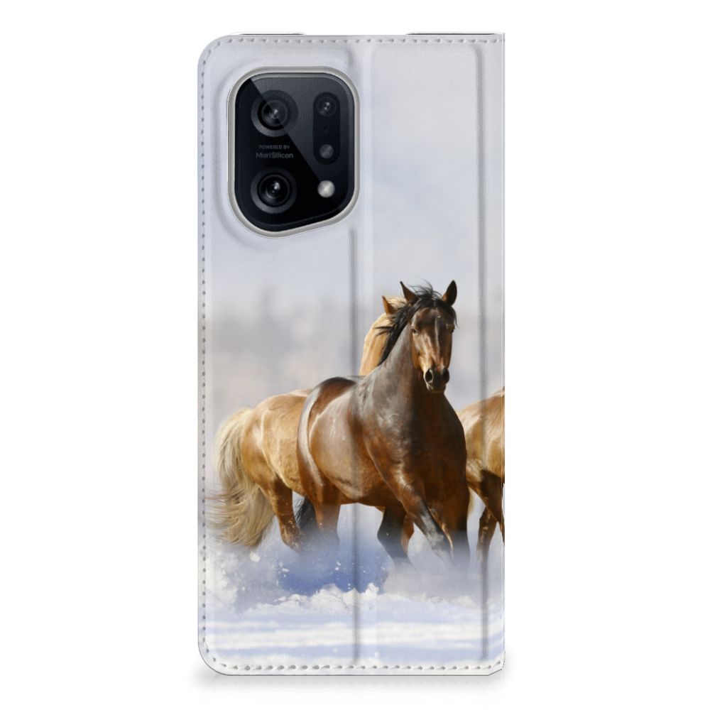 OPPO Find X5 Hoesje maken Paarden met een elegant design van rijdende paarden op een smartphonehoesje.